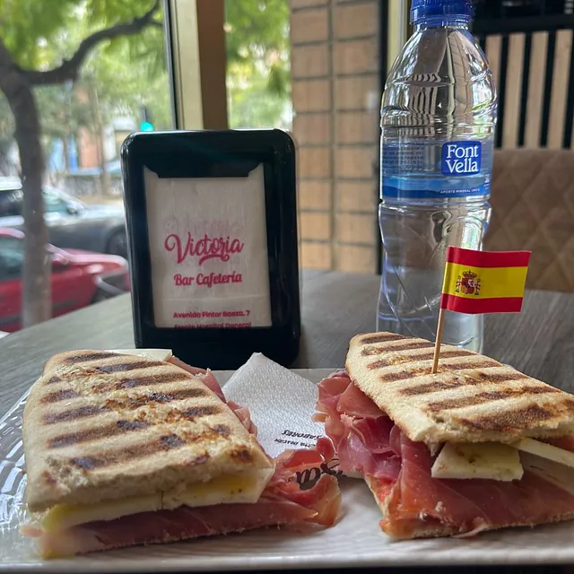 Bar Cafeteria Victoria plato